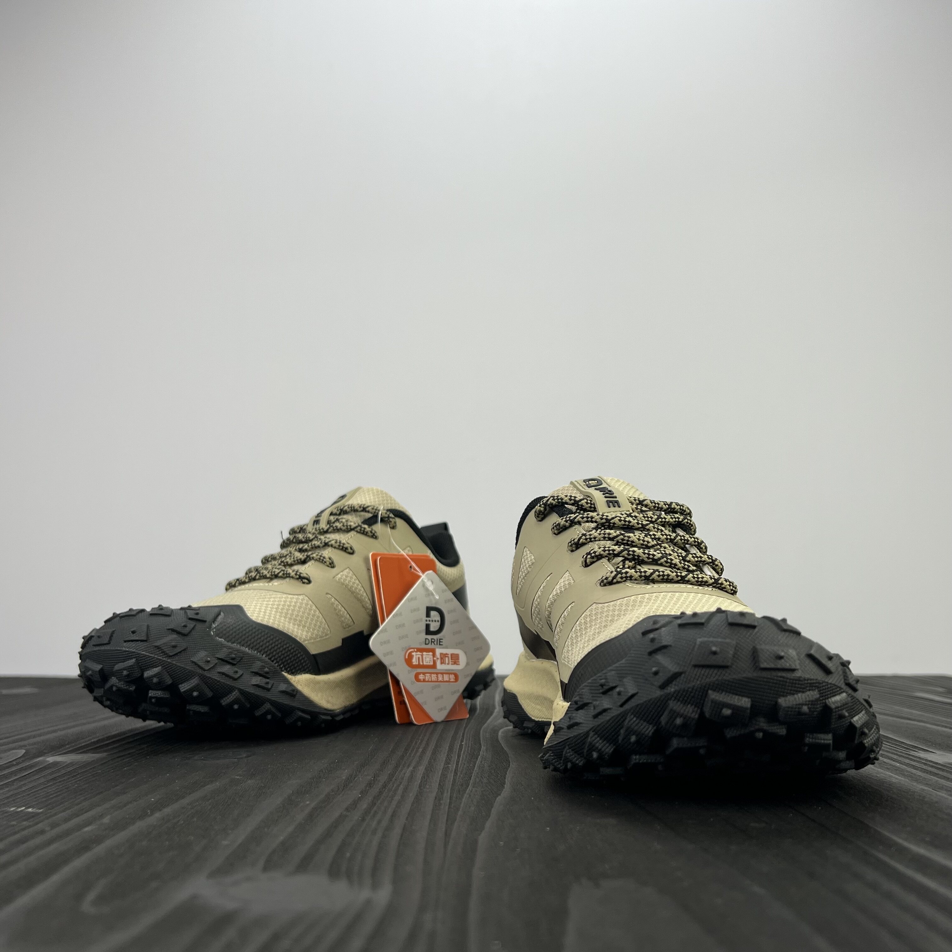 轻便舒适！男女徒步越野跑鞋真爆减震防滑登山鞋时尚日常休闲鞋