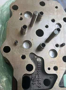 PC300/400水泵缸盖6D125机油泵行走马达气门喷油器液压泵曲轴售出