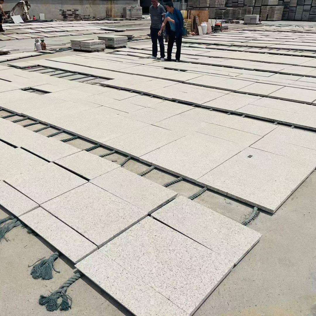 黄金麻火烧板光面干挂墙砖花岗岩石材栏杆线条雕刻加工