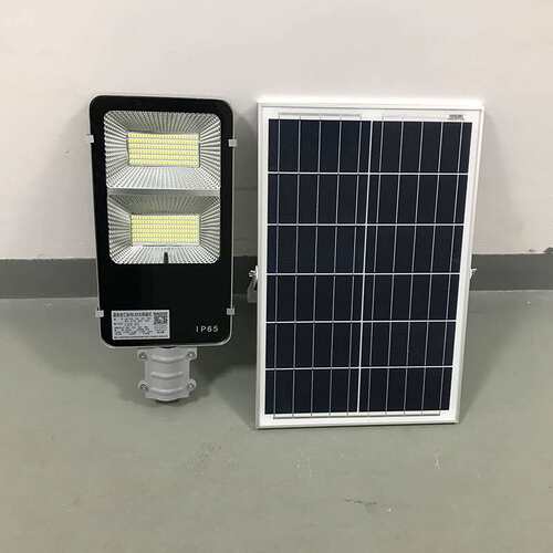 新款150W200W太阳能灯庭院灯 新农村改造工程LED一体化太阳能路灯