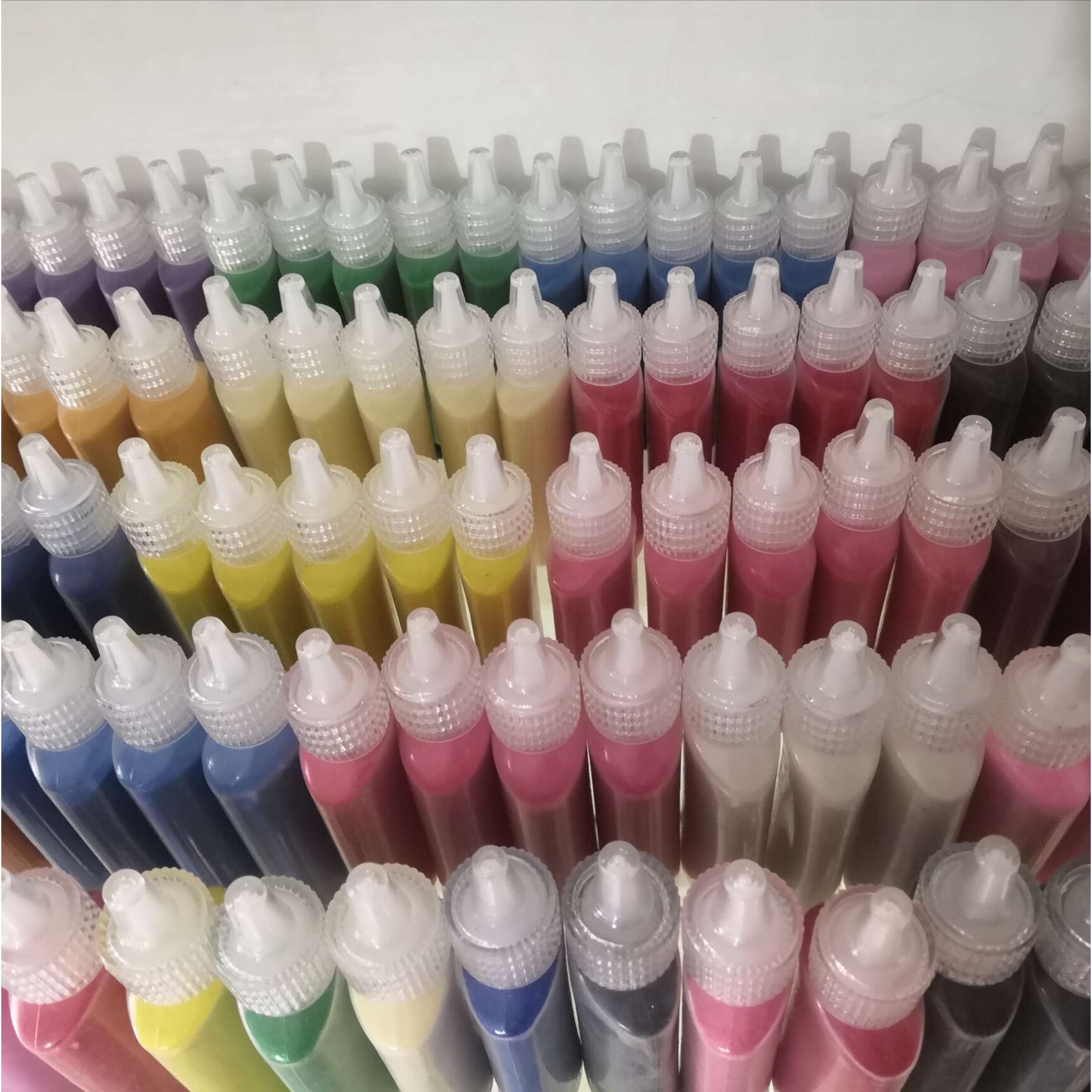 厂家销售儿童沙画 沙漏 沙瓶用烧结彩砂 真石漆彩砂
