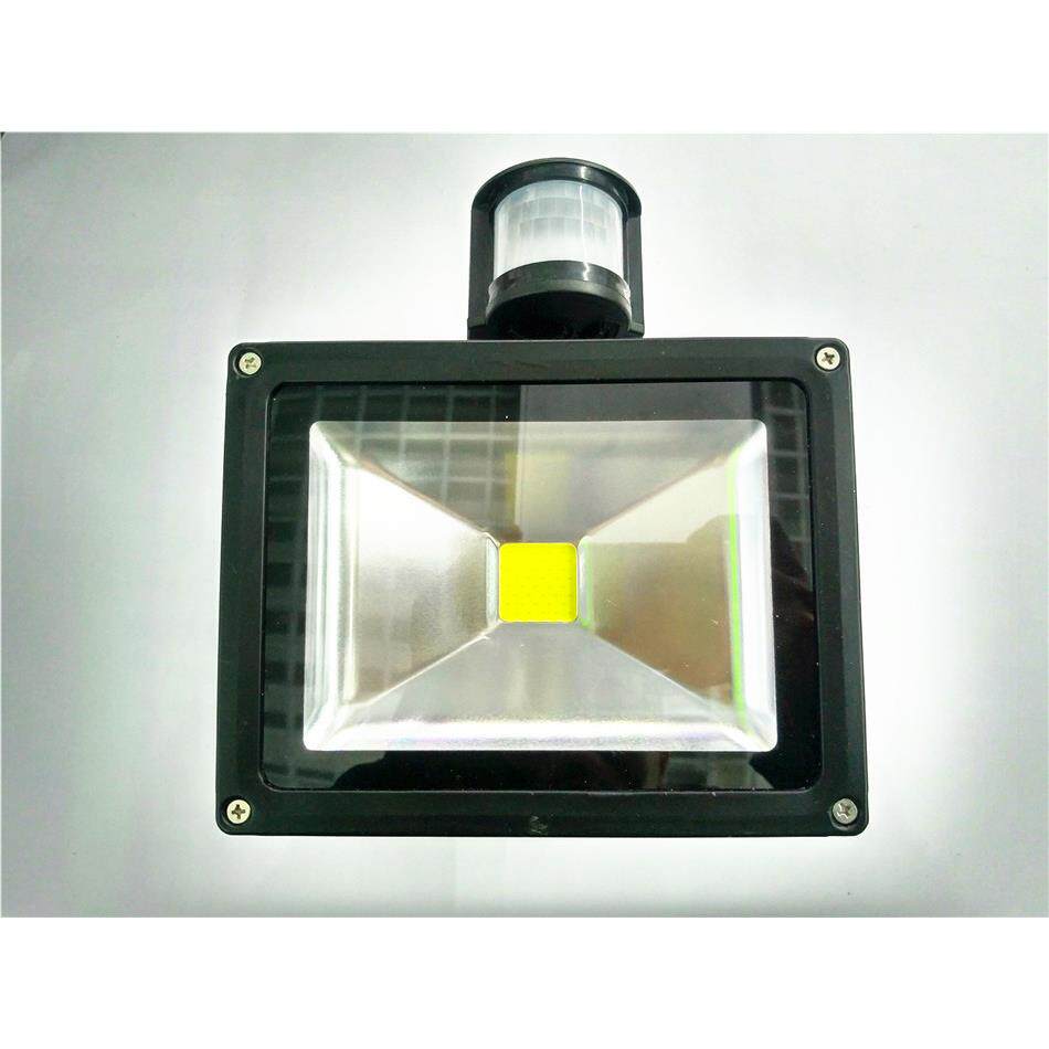 LED投光灯太阳能人体感应户外led投光灯庭院灯10W20W30W