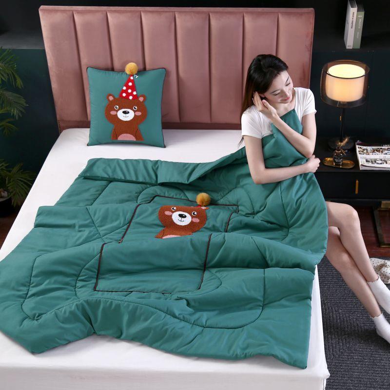 2023新款加厚精梳棉可爱熊抱枕被系列 50X50cm打开150x200cm 可爱