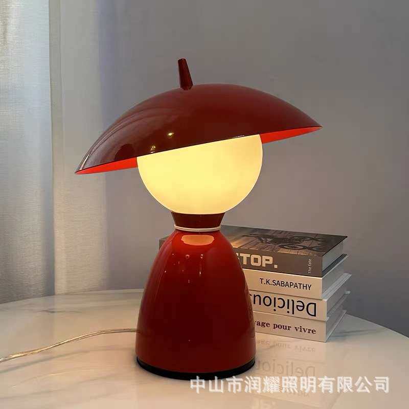 北欧个性台灯创意简约客厅卧室床头书房灯设计师摆设装饰蘑菇台灯