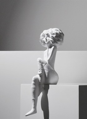 现代简约卡通梦娜三姐妹卡通人物雕C塑样板房间售楼处玄关边柜摆