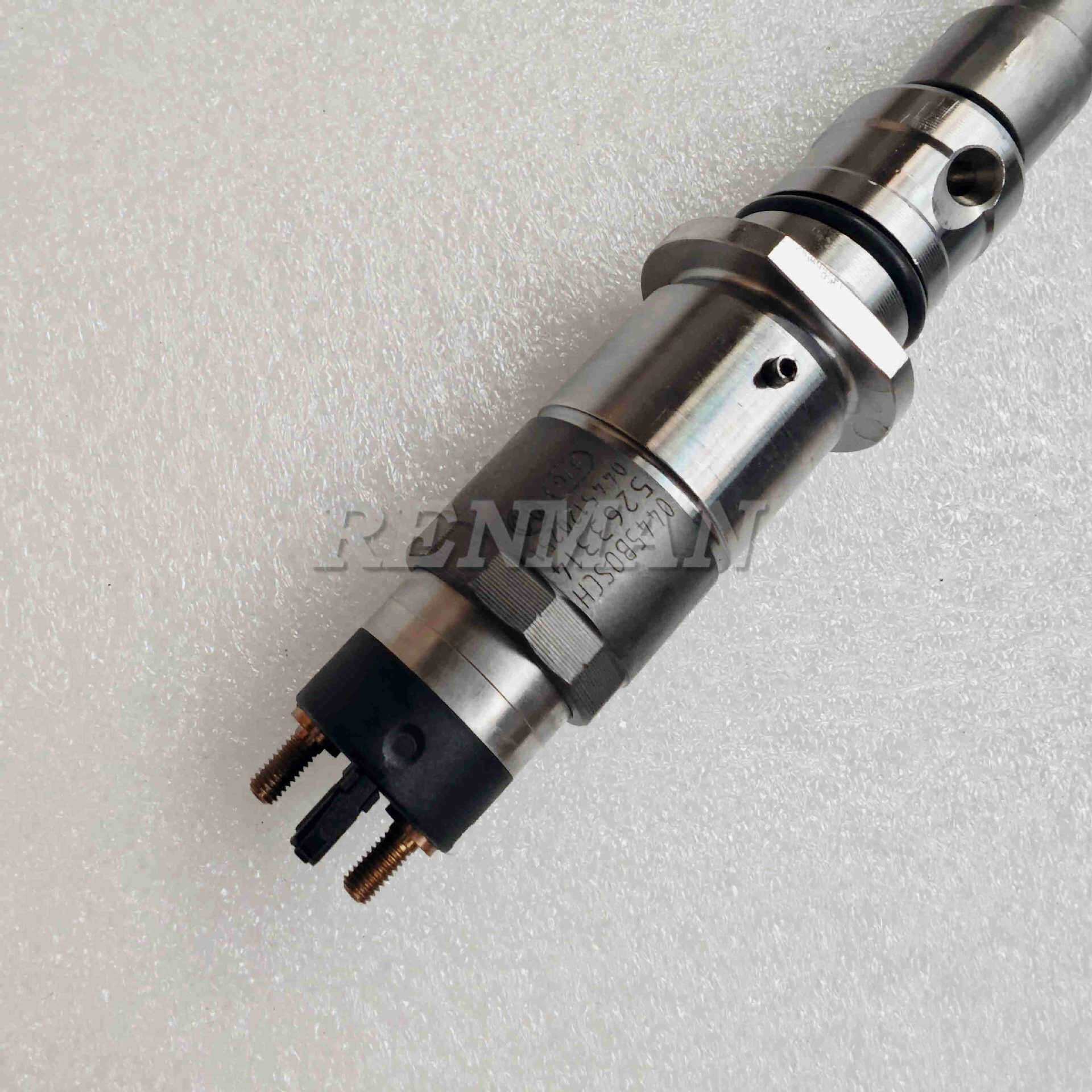 适用康明斯发动机配件喷油器5263314柴油机共轨喷油嘴0445120251