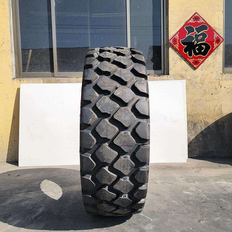 装载机17.5R25铲车E3花纹真空全钢子午线工程轮胎