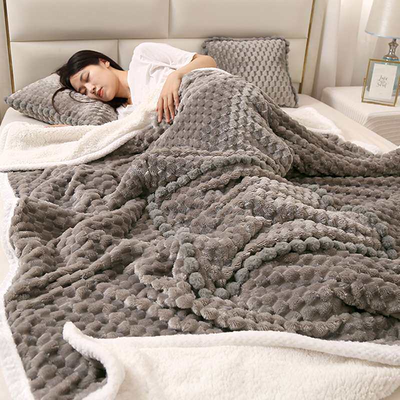 男士抱枕被子两用纯色车载靠枕客厅沙发靠垫办公室宿舍午休毯加厚