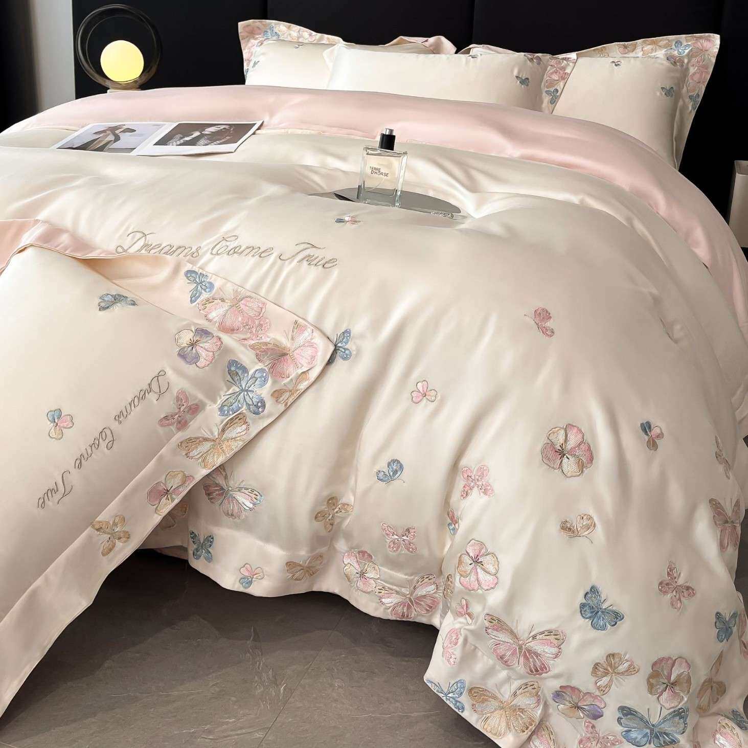 高档水洗天丝刺绣四件套夏季冰丝凉感轻奢被套床单裸睡床上套件