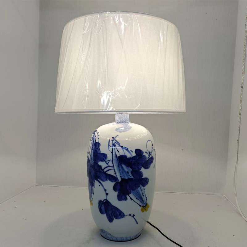 青花瓷台灯现代布艺陶瓷床头装饰台灯陶瓷跨境货源厂家desk lamp