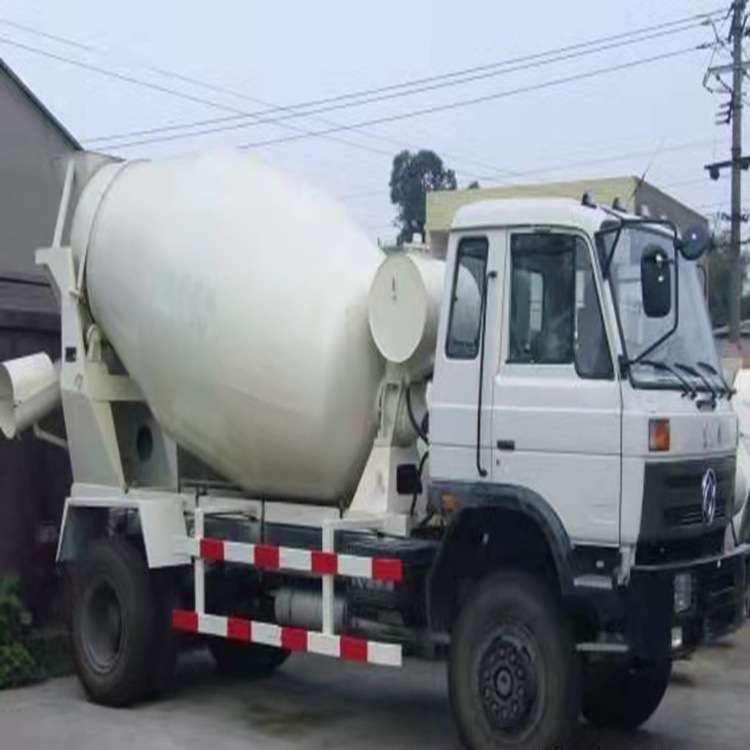 商混罐车移动式混泥土罐车4-6方山东小型混凝土搅拌车手续齐全