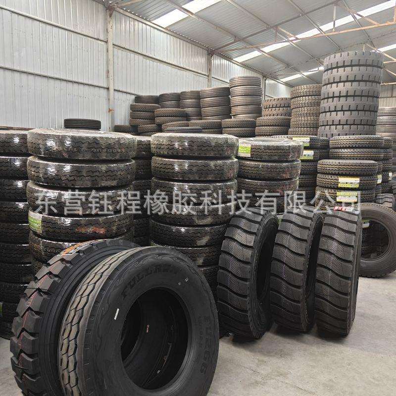 货车卡车轮胎 650/700/750/8.25R16 900 1000 1100R20轻卡轮胎