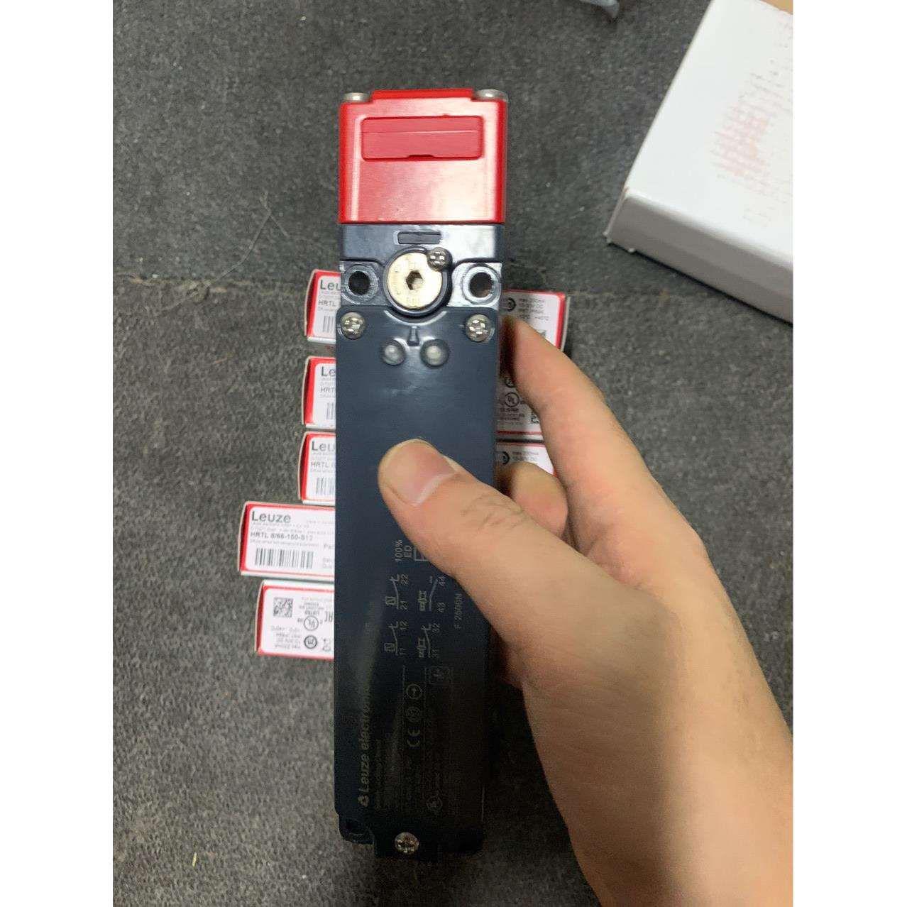 L200-M1C3-SLM24-L2G 劳易测 LEUZE 开关