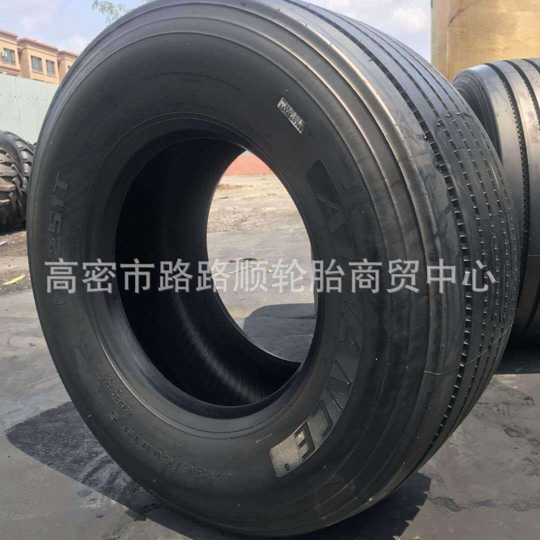 卡车载重拖车轮胎 宽胎防下陷轮胎435/50R19.5牧场搅拌车轮胎