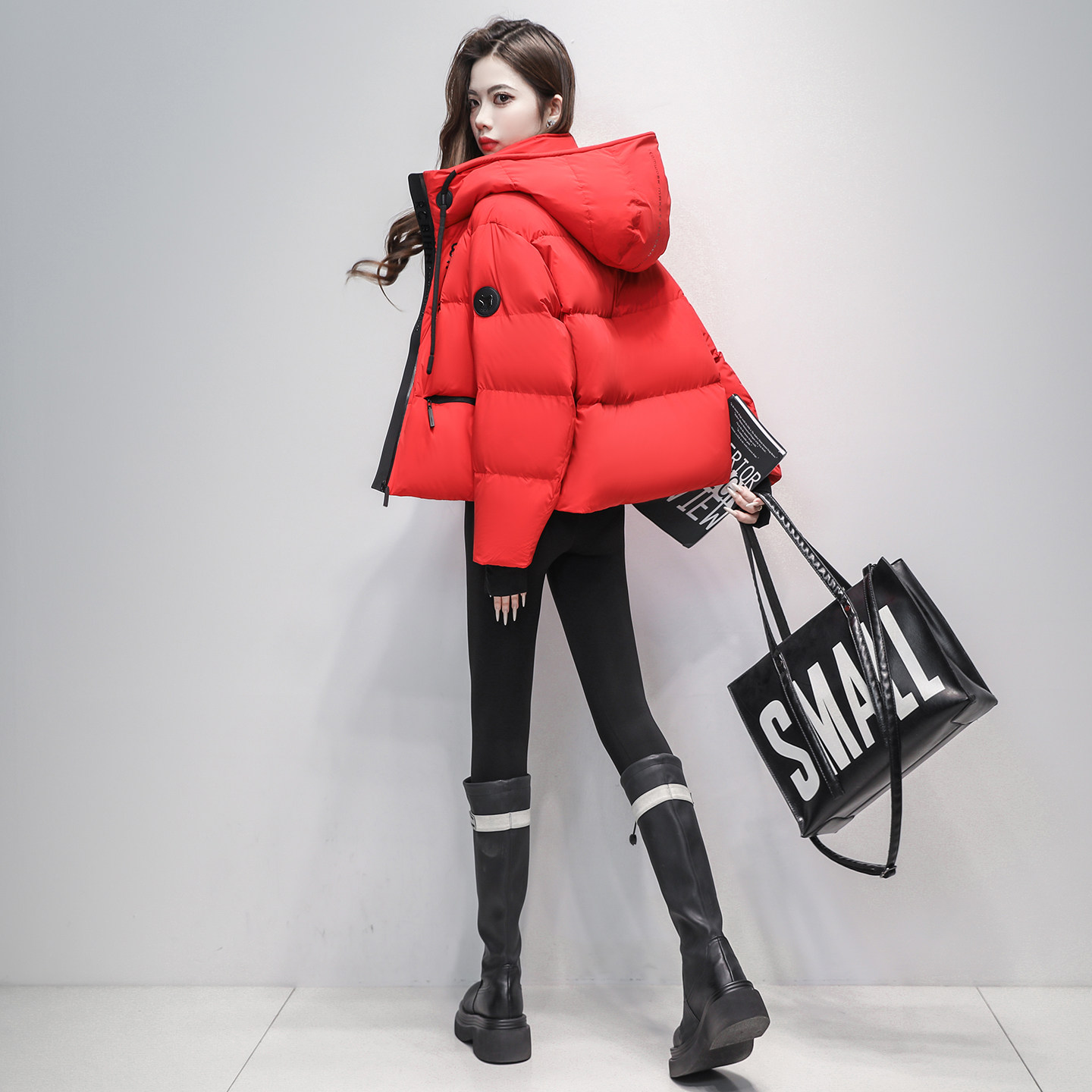 时尚轻户外防寒羽绒服女短款2025冬季新款百搭洋气保暖蓄热厚外套