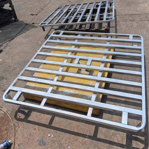 布料托盘上海厂家销售5脚金属托盘镀锌管焊接可套叠铁托盘