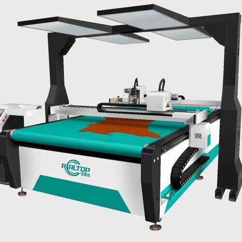 印花布料皮革自动识别巡边切割机厂家大视觉振动刀切割机