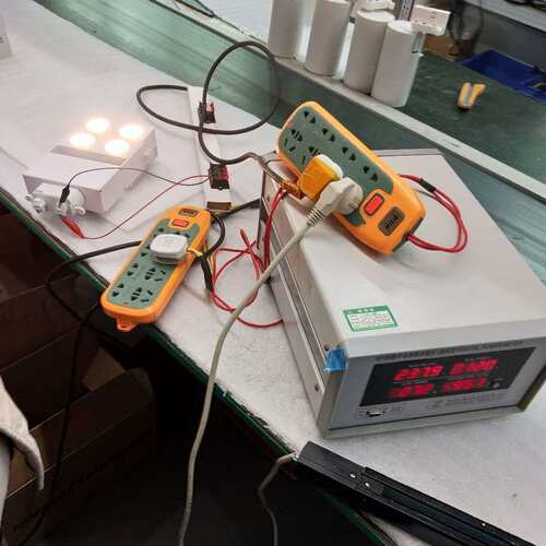 供应LED 方形60W 80W博物馆 服装店商场COB轨道射灯