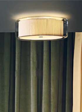 现代一字型餐厅吊灯设计师款样板房极简风格长条玻璃马扎吊灯