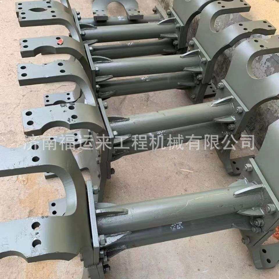 适用重汽豪沃金王子 豪瀚 豪运横梁总成加强型元宝梁 变速箱托架