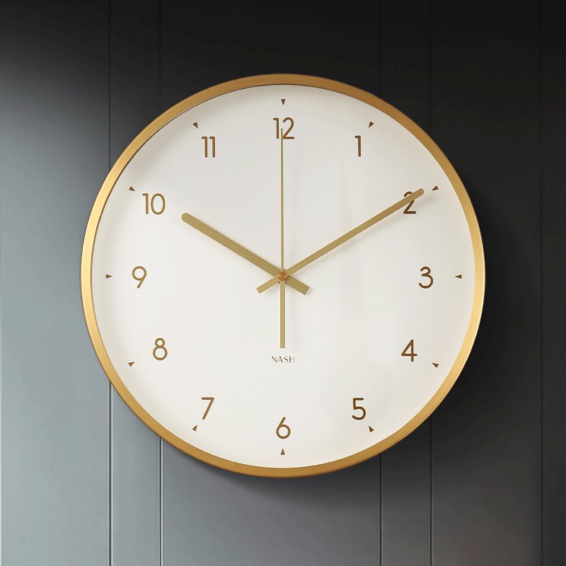 2021新款北欧轻奢客q厅挂钟家用挂墙时钟现代简约钟表时尚静音挂