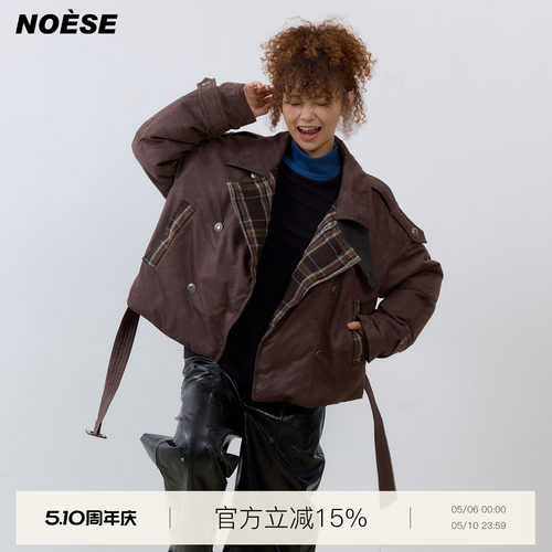 复古格纹拼接双排扣绒面羽绒服