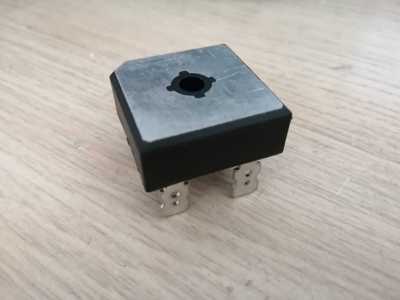 三相交流发电机三相整流器耐压1000V80A整流桥。