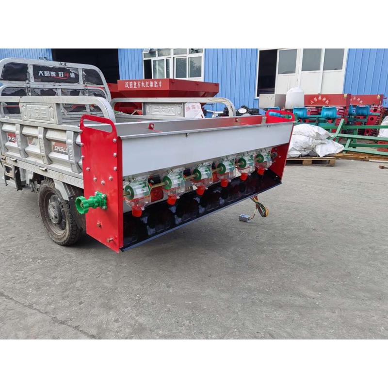 三轮车电动撒肥机12付48付24付多功能追肥机撒肥器挂钩撒肥机
