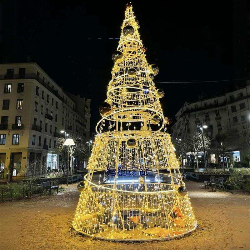 LED大型铁艺发光圣诞树造型厂家直销户外商场酒店圣诞树场景布置