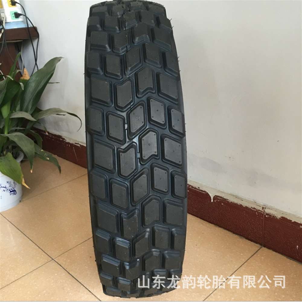 全钢真空沙漠越野轮胎750R16LT 7.50r16可出口改装越野车钢丝轮胎