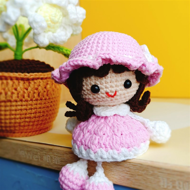 可爱玩偶女孩纯手工钩织摆件x棉花吊脚娃娃创意生日礼物定制成品