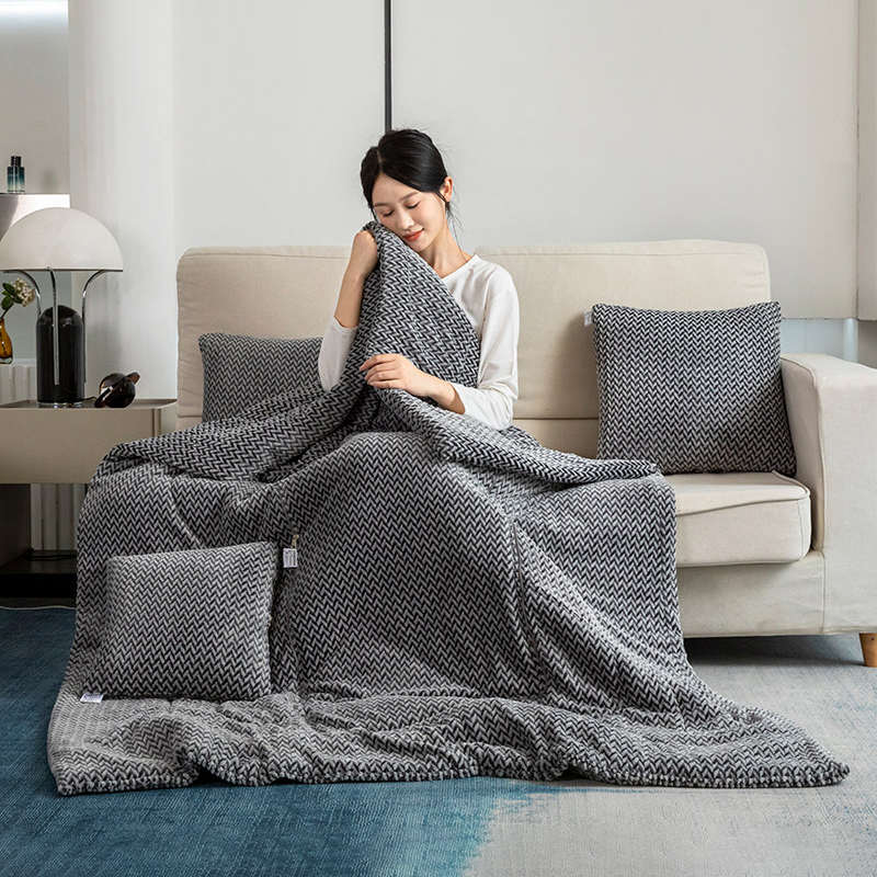 2024新款车载抱枕被子两用二合一办公室J沙发午睡毛毯汽车靠枕盖