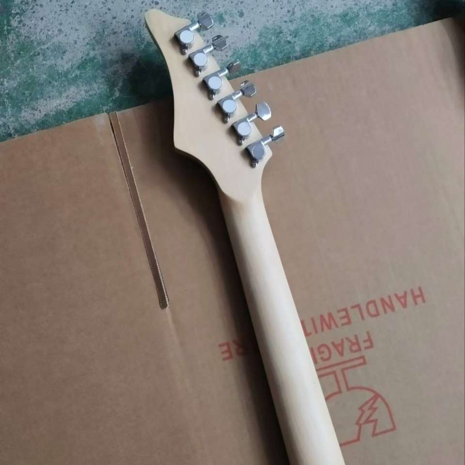 C一16电吉他全封闭弦钮玫瑰木指板双单双拾音器枫木琴头杨木琴体