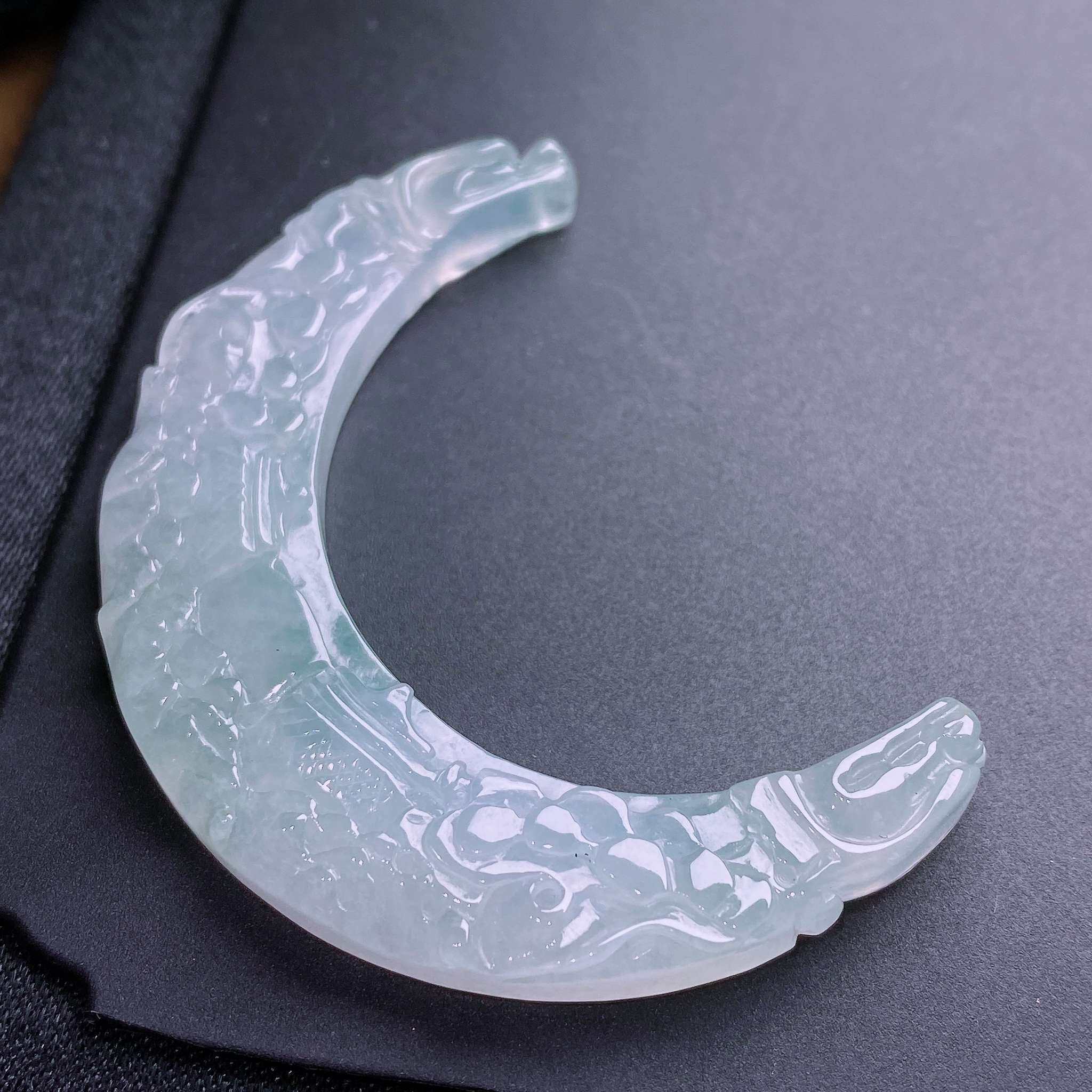 缅甸天然翡翠a货冰种山水画玉横弯条锁骨链jxry卡50-12.8-5.6mm