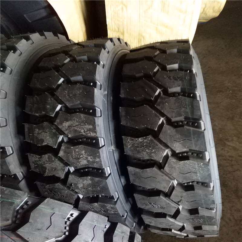 汽车卡车轮胎1200R20钢丝轮胎 加厚加强胎体自卸车子午线轮胎厂家