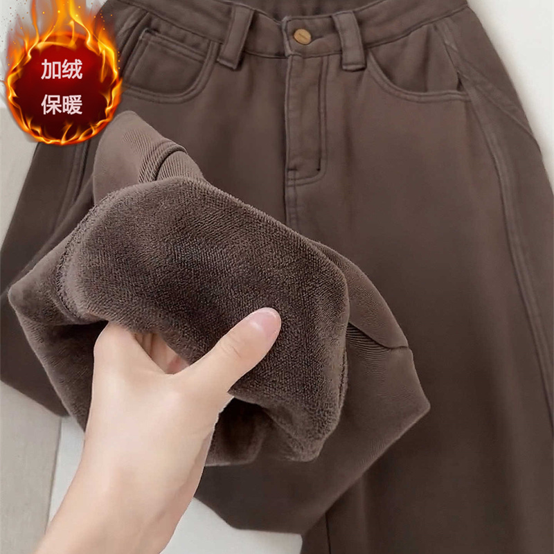 美拉德棕色裤子直筒加绒牛仔裤女款大码弯刀裤胖mm宽松显瘦阔腿裤