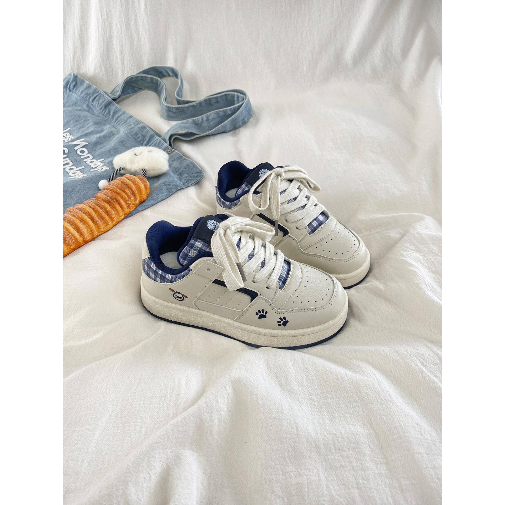 萌新系小白鞋2025新款爆款小众设计厚底百搭配裙子板鞋休闲鞋女