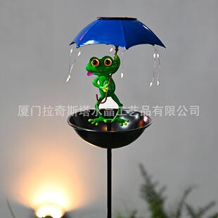 跨境铁艺青蛙撑伞地插鸟类喂食器花园庭院铁艺工艺青蛙地插喂鸟器