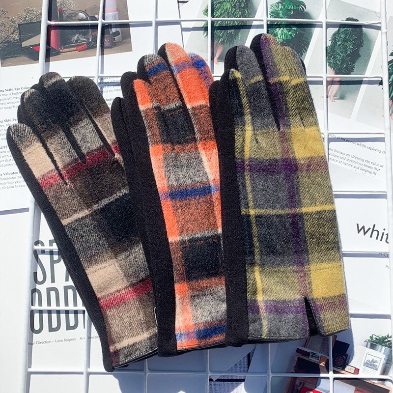 秋冬新保暖不倒绒手套保t暖呢绒格子手套户外出行触屏手指刺绣手