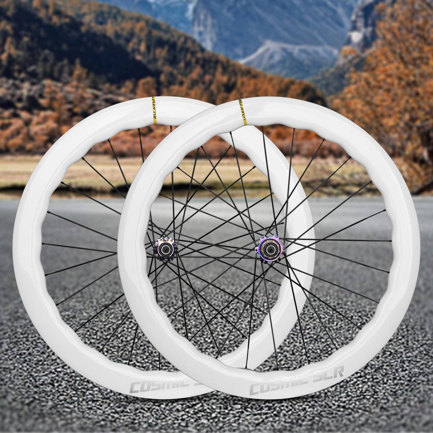 700Ｃ超响锐杰逊公路碟刹自行车轮组波浪圈碳纤维真空一体白圈