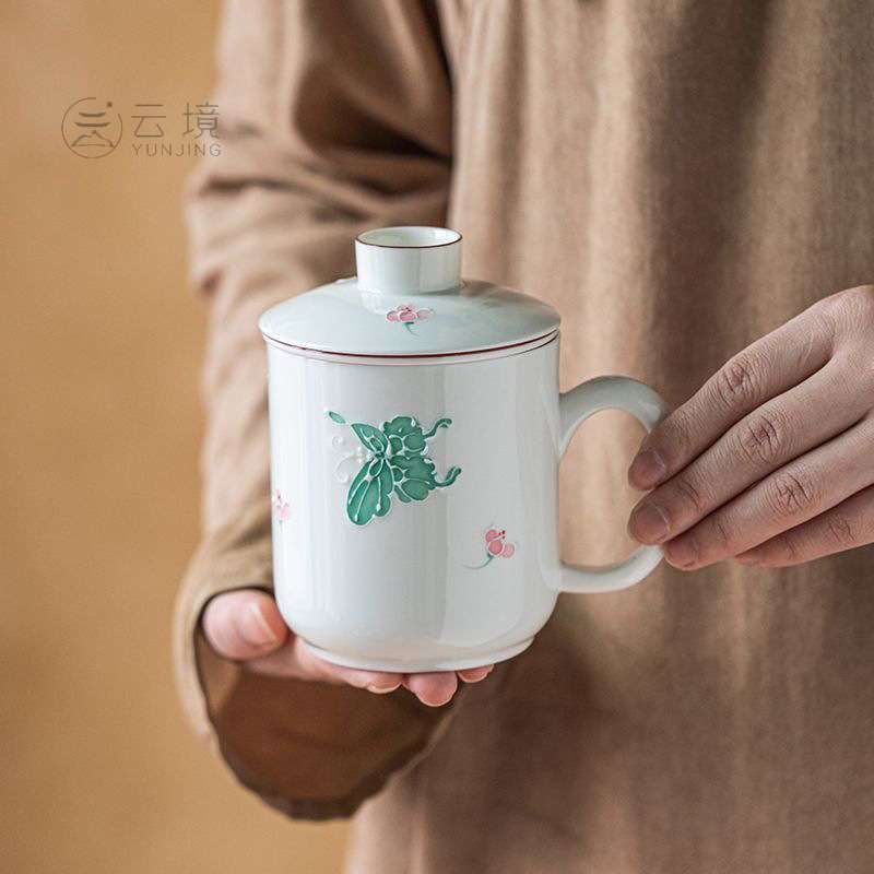 白瓷釉下彩手绘碧蝶花办公杯家用茶水分离泡茶杯带盖陶瓷杯