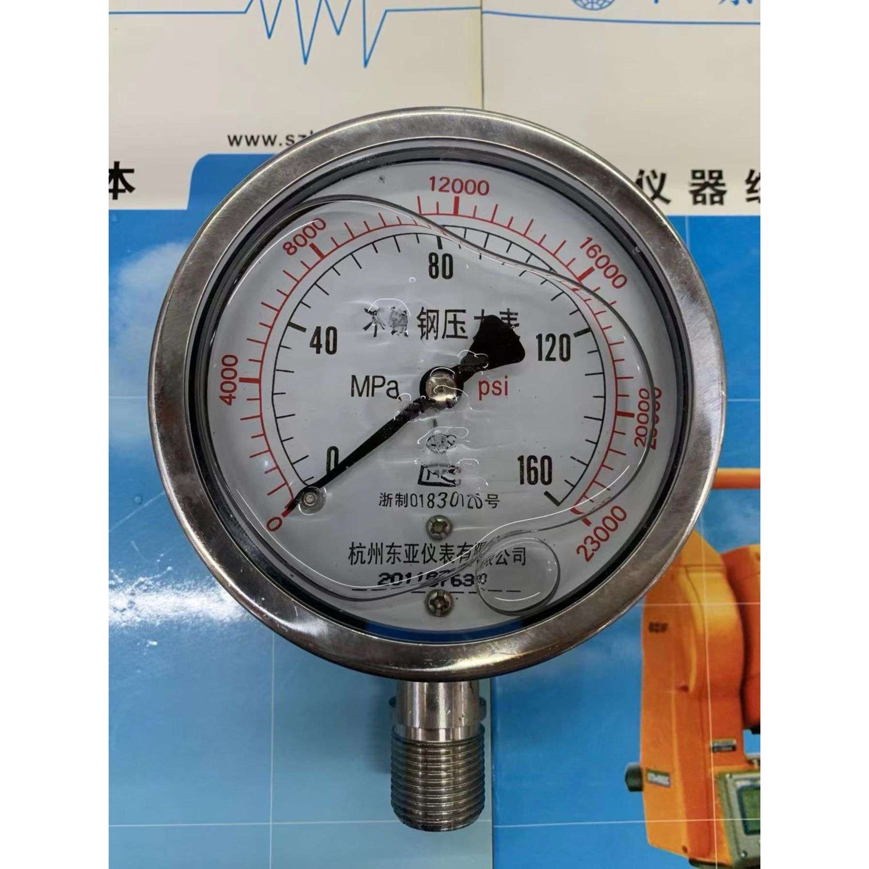 不锈钢316材质耐震压力表/YNBF100 2.5 4 6MPA螺纹1/2NPT杭州东亚图片