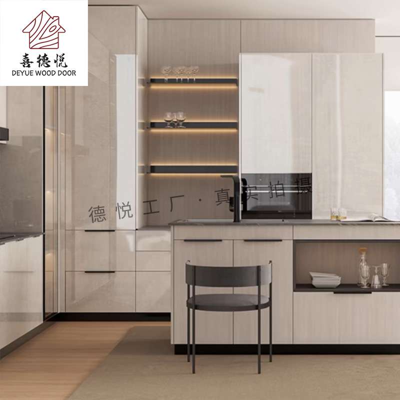南京厨房橱柜纯实木实木多层烤漆柜门石英石台面工厂店