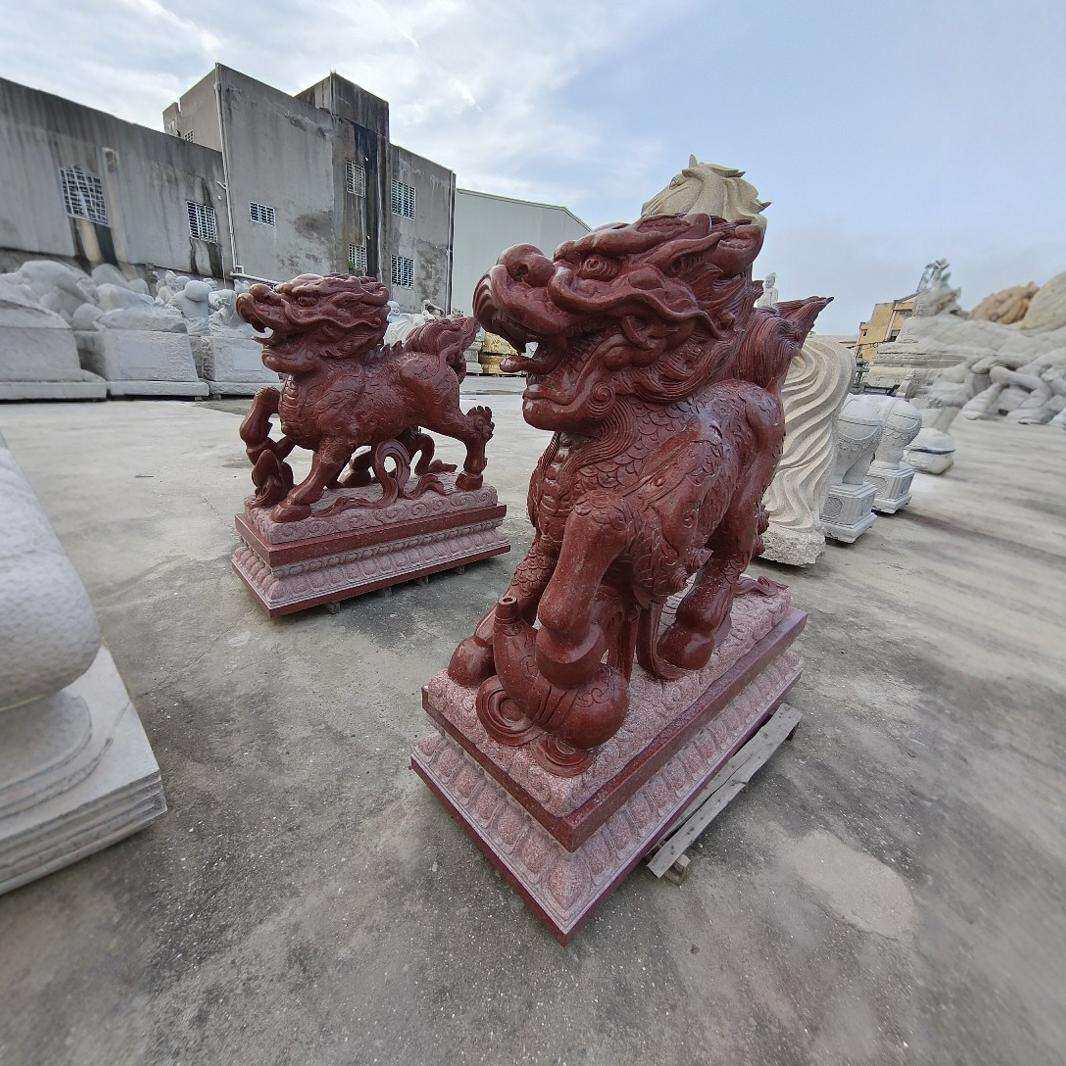 石岛红麒麟雕刻厂家园林景区石雕动物工艺品 大理石麒麟门口摆件