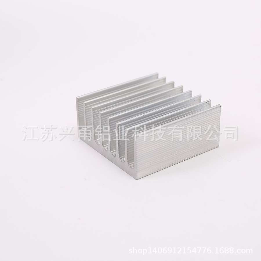 杭州铝合金LED车灯铝型材现模6063铝合金大灯散热器车灯散热片图片