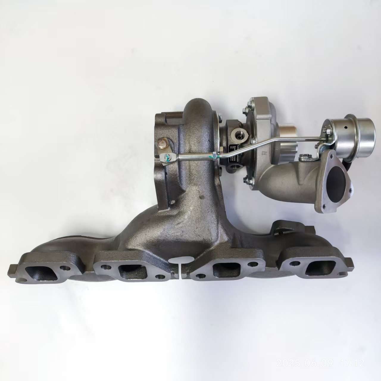 适用五十铃4HG1-T增压器总成8973267520  704136-5003