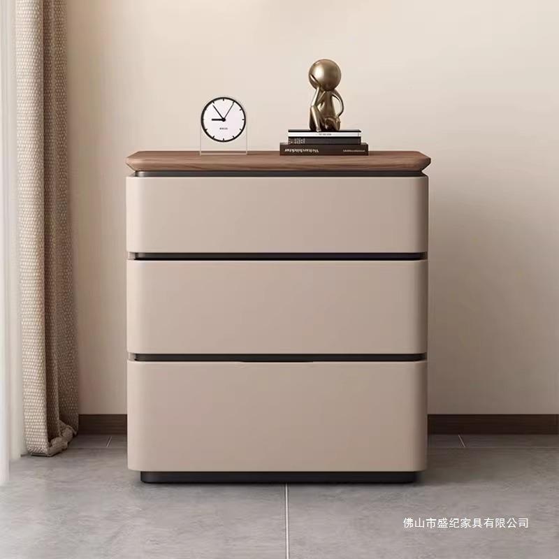 全实木床头柜三抽轻奢感储物柜免安装皮质床边用收纳柜床边柜