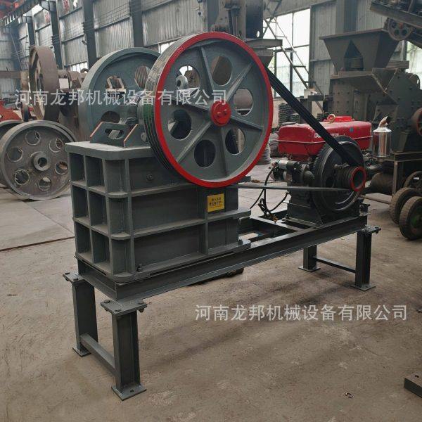 大中小型移动颚式破碎站  玄武岩铁矿石鹅卵石破碎机 颚式破碎机,机械设备,破碎机,淘宝优惠券,粉丝福利购,淘宝优惠卷