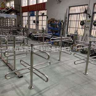 机械型一人一闸放行缓解购票人群拥挤‌景区售票处仅允许单向进入