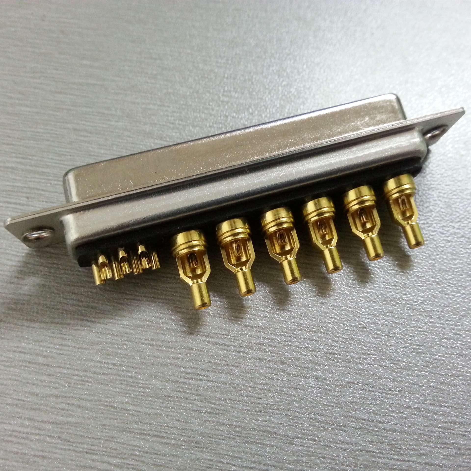混合大电流D-SUB(13W6)焊线式同轴射频母头连接器 50欧姆阻抗